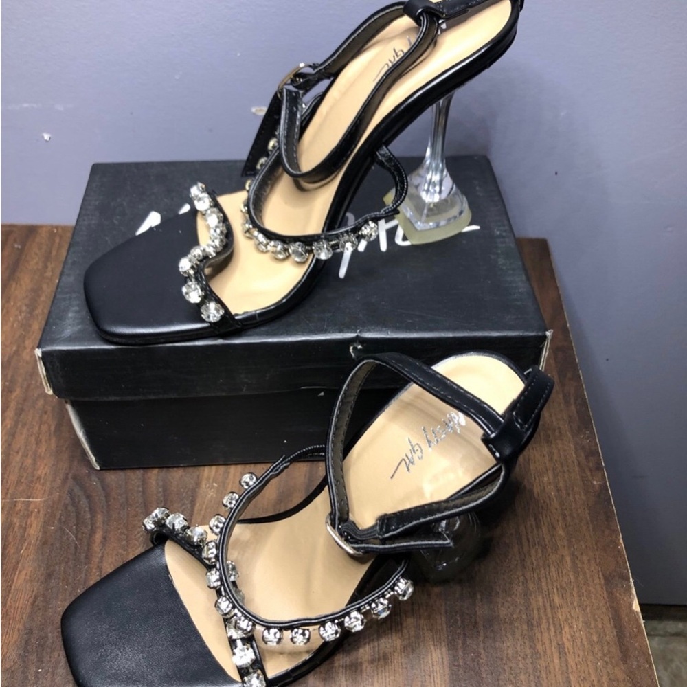 Elegant Black Strappy Heels with Rhinestones